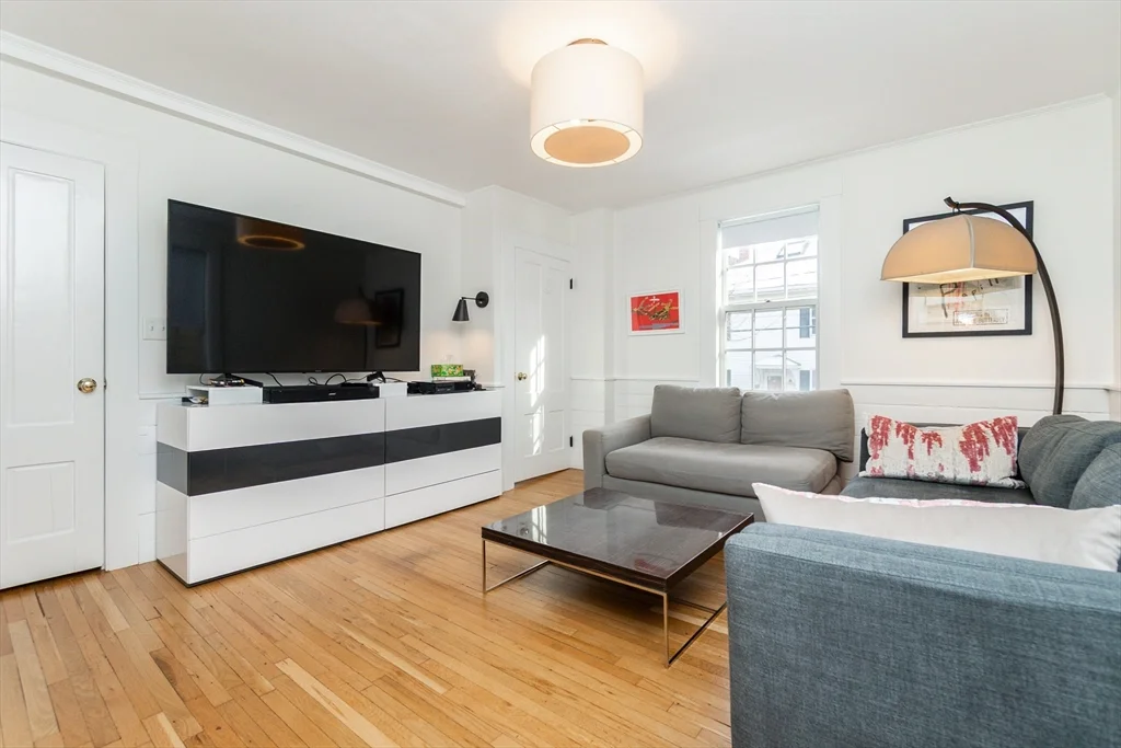 4 bed, 2 bath apartment for rent at 23 Sparks St, West Cambridge — photo 9 of 21
