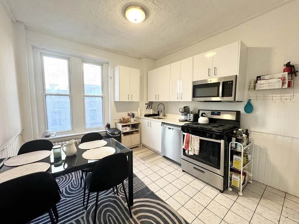 4 bed, 1 bath apartment for rent at 23 Symphony Unit 2, Fenway
