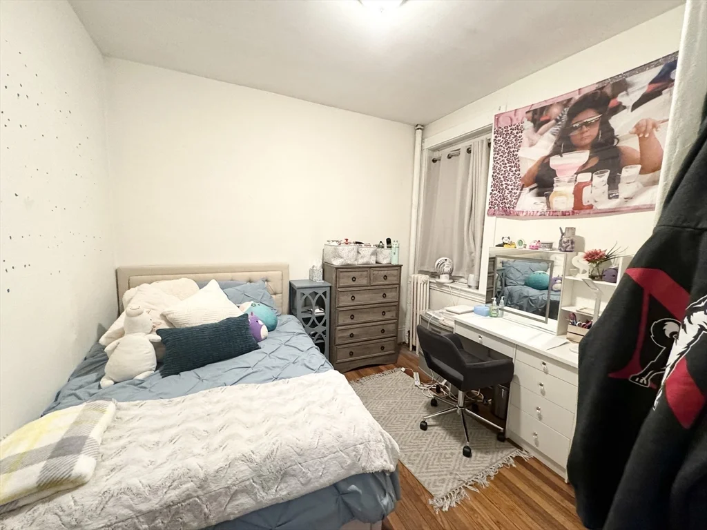 4 bed, 1 bath apartment for rent at 23 Symphony Unit 2, Fenway — photo 6 of 8