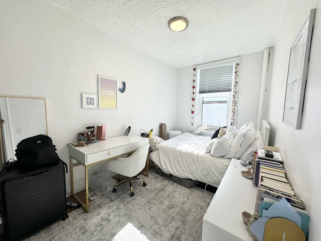 4 bed, 1 bath apartment for rent at 23 Symphony Unit 2, Fenway — photo 7 of 8