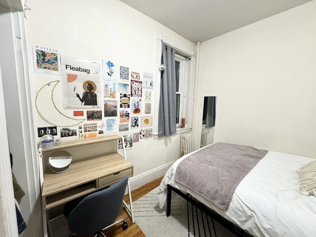 4 bed, 1 bath apartment for rent at 23 Symphony Unit 2, Fenway — photo 3 of 8
