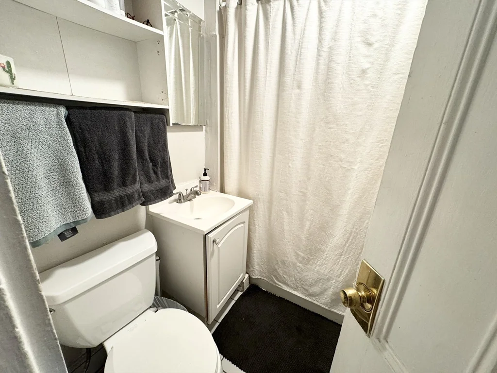 4 bed, 1 bath apartment for rent at 23 Symphony Unit 2, Fenway — photo 8 of 8