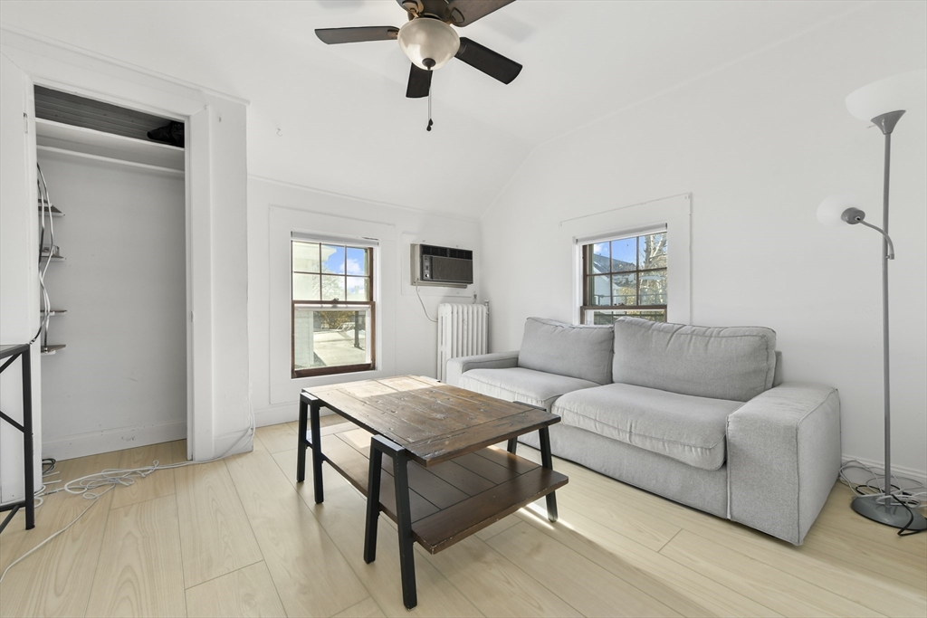1 bed, 1 bath apartment for rent at 23 Tafts Ave Unit 2, Winthrop — photo 6 of 8