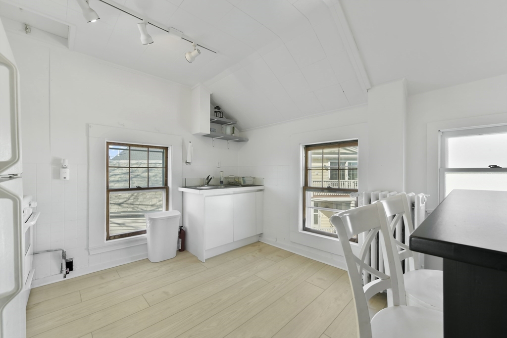 1 bed, 1 bath apartment for rent at 23 Tafts Ave Unit 2, Winthrop — photo 2 of 8