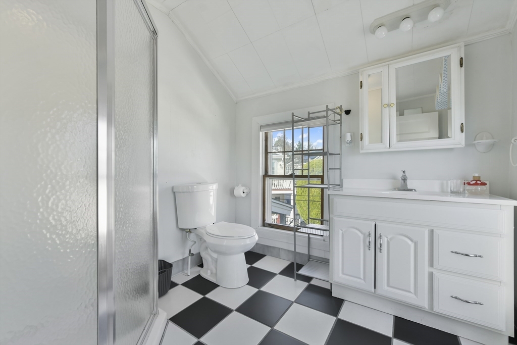 1 bed, 1 bath apartment for rent at 23 Tafts Ave Unit 2, Winthrop — photo 5 of 8