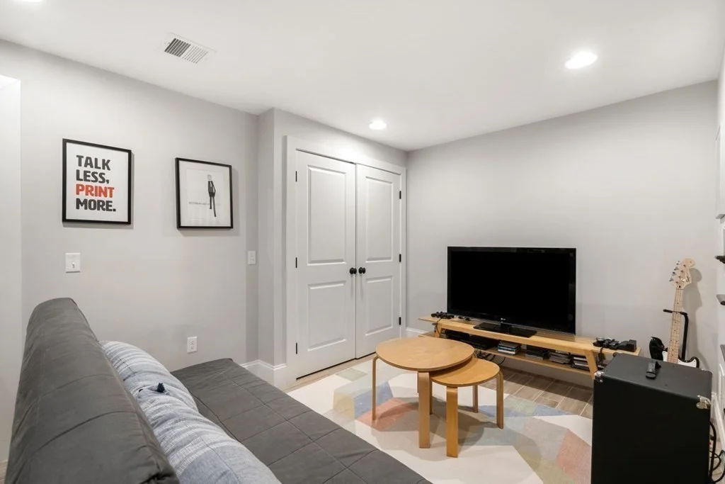 3 bed, 3 bath apartment for rent at 23 Troy Ln Unit 23, Waban — photo 33 of 42