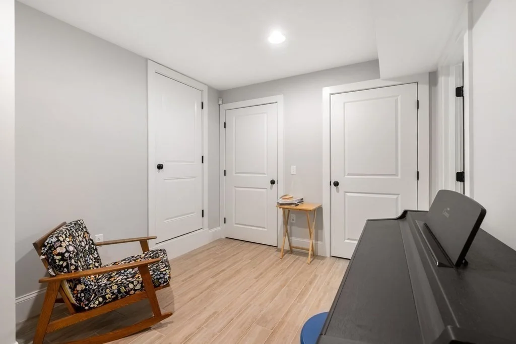 3 bed, 3 bath apartment for rent at 23 Troy Ln Unit 23, Waban — photo 35 of 42