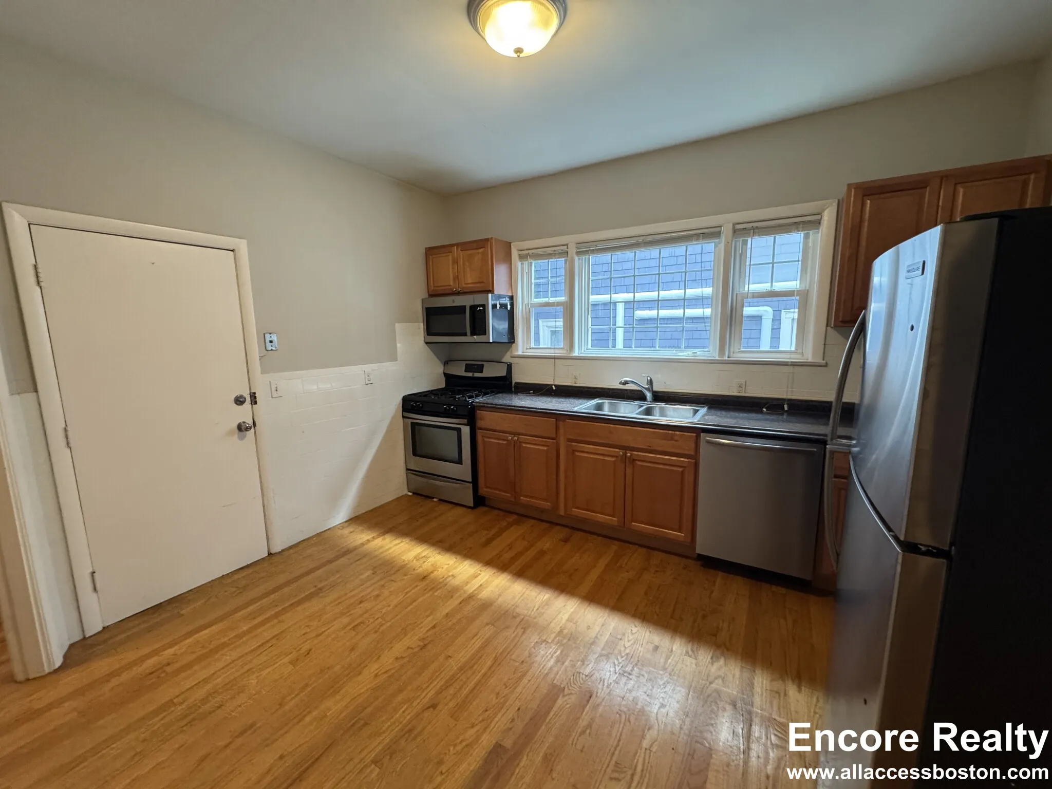 3 bed, 1 bath apartment for rent at 23 Tufts St Unit 2M, Cambridgeport — photo 2 of 20