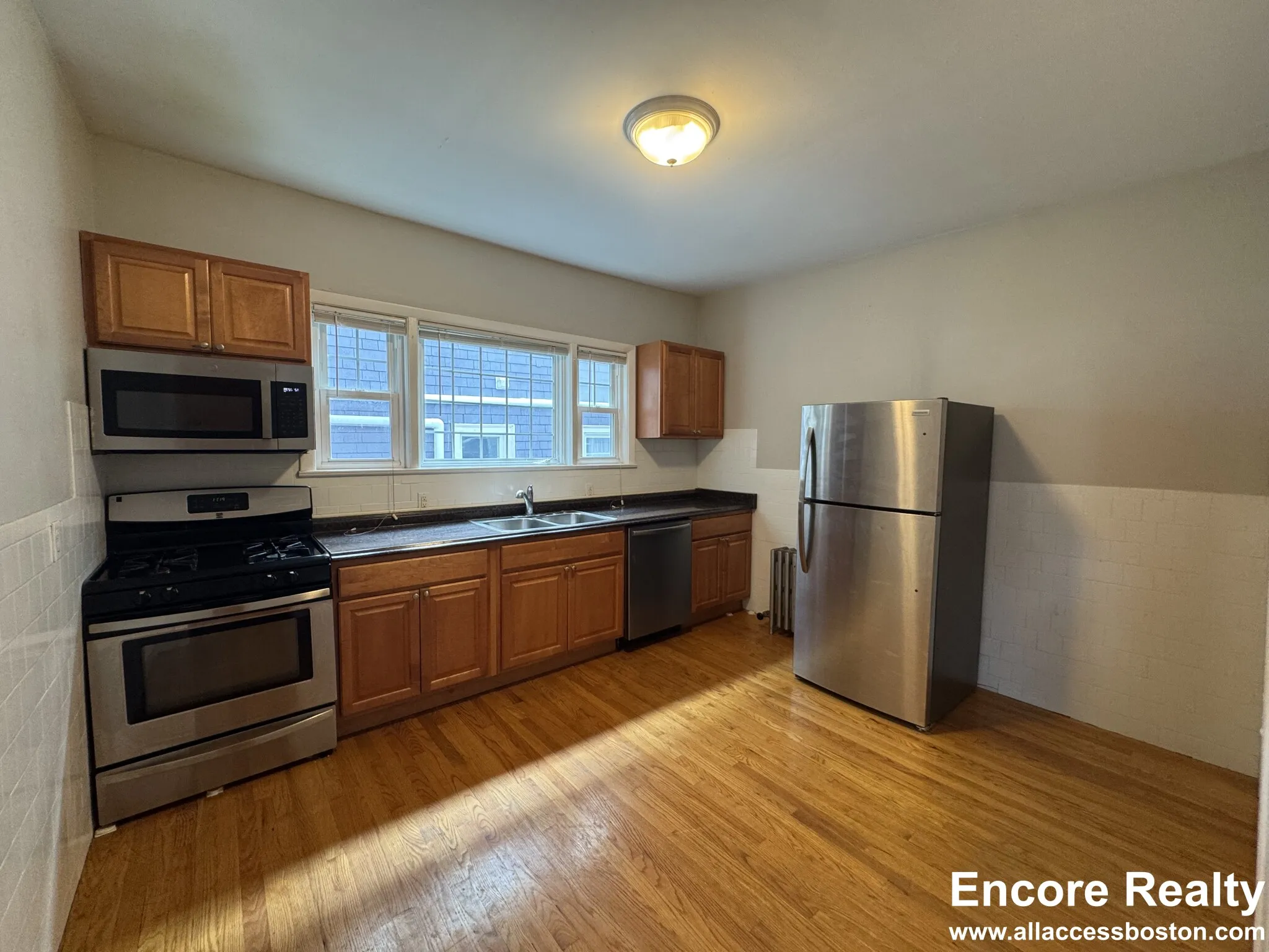 3 bed, 1 bath apartment for rent at 23 Tufts St Unit 2M, Cambridgeport