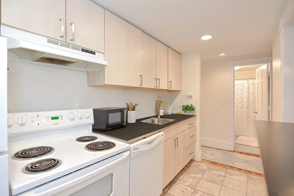 2 bed, 1 bath apartment for rent at 23 Union Park Unit 1, South End — photo 3 of 8