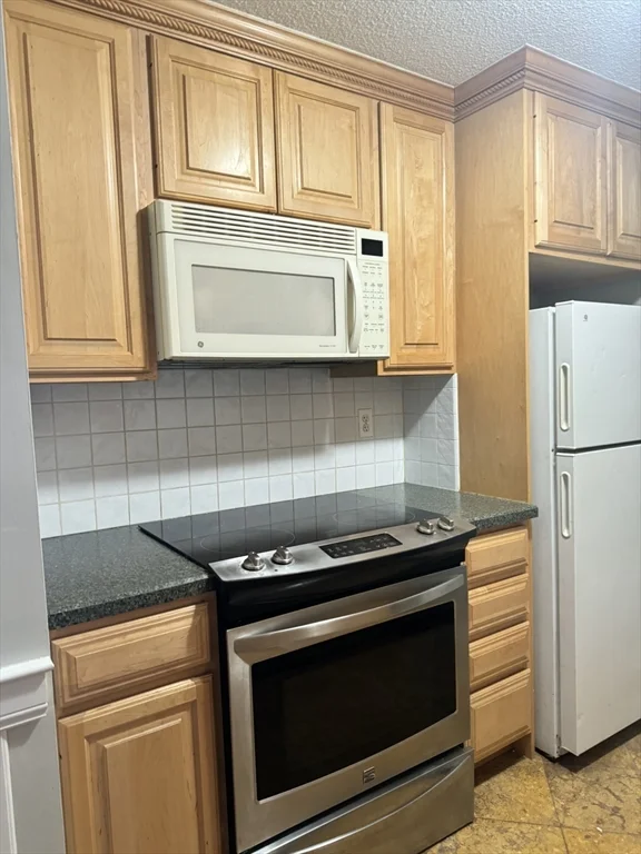 1 bed, 1 bath apartment for rent at 23 Village Rock Ln Unit 15, Natick — photo 6 of 20
