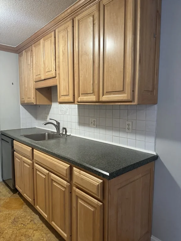 1 bed, 1 bath apartment for rent at 23 Village Rock Ln Unit 15, Natick — photo 5 of 20