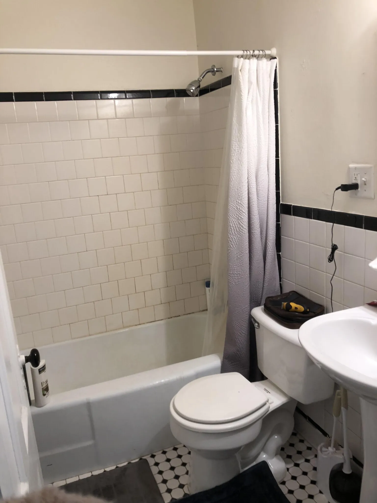 Studio bed, 1 bath apartment for rent at 23 Ware St Unit 1, Mid-Cambridge — photo 7 of 7