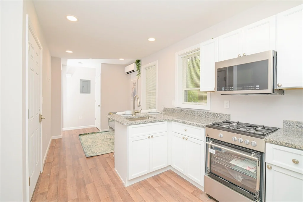 2 bed, 1 bath apartment for rent at 23 Warwick Unit 3, South End — photo 3 of 15