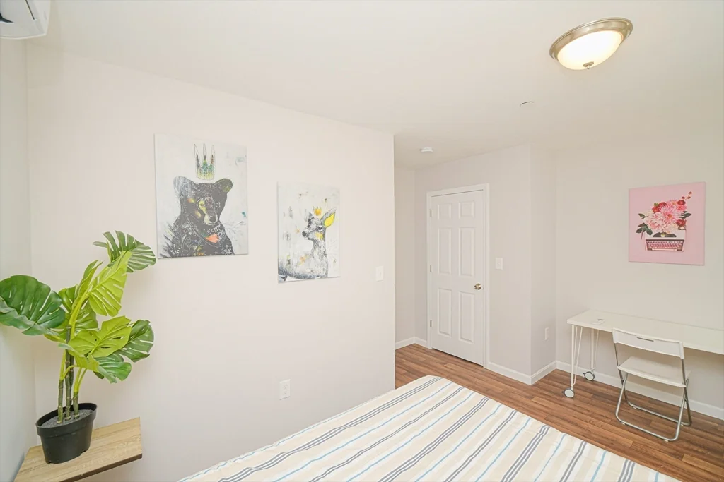 2 bed, 1 bath apartment for rent at 23 Warwick Unit 3, South End — photo 13 of 15