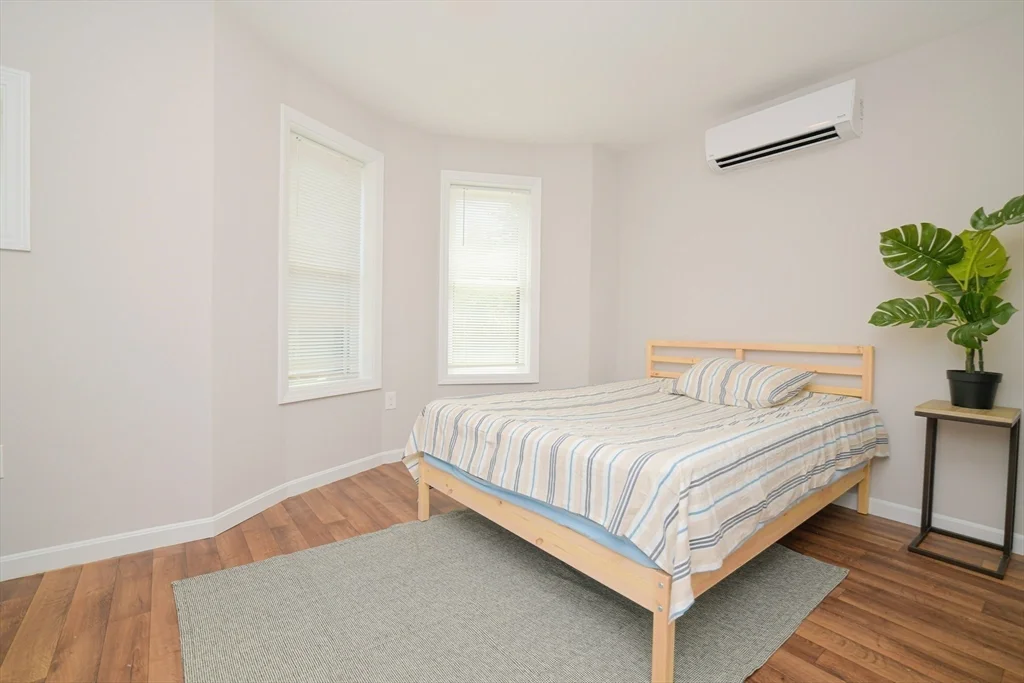2 bed, 1 bath apartment for rent at 23 Warwick Unit 3, South End — photo 9 of 15