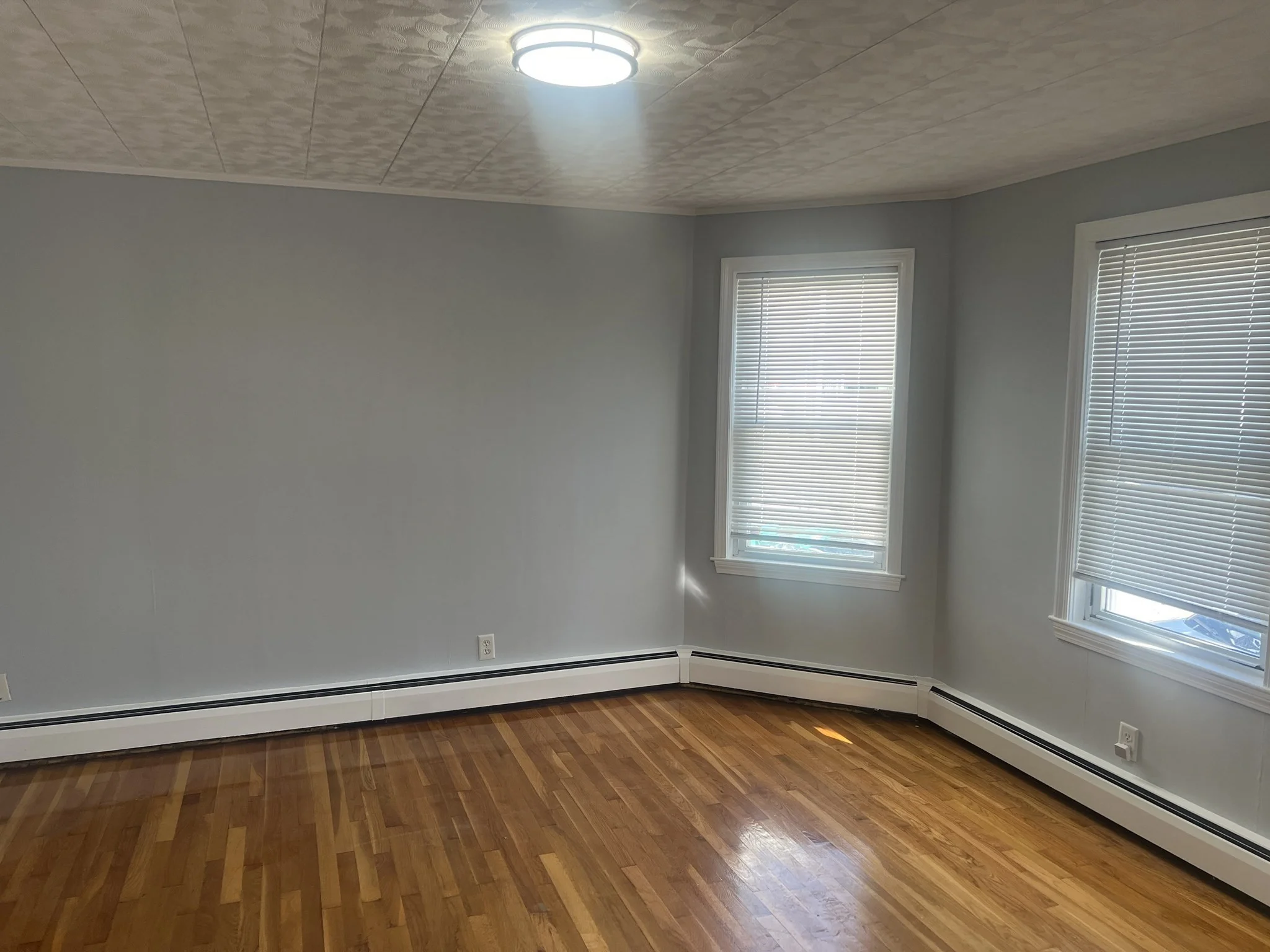 2 bed, 1 bath apartment for rent at 23 Waters Ave Unit 1, Everett — photo 2 of 11
