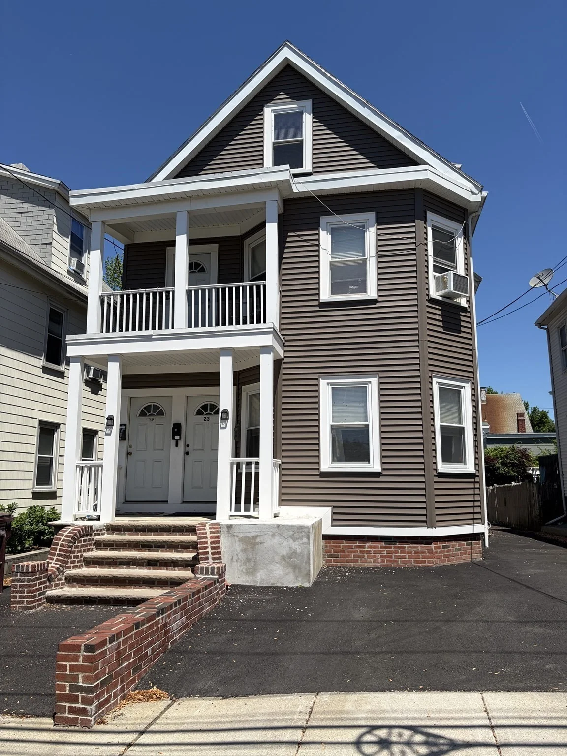 2 bed, 1 bath apartment for rent at 23 Waters Ave Unit 1, Everett