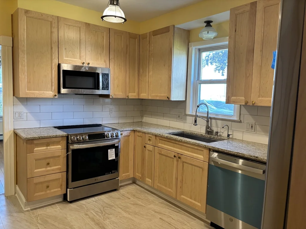 3 bed, 1 bath apartment for rent at 23 Webber St Unit 23, Lowell — photo 6 of 20