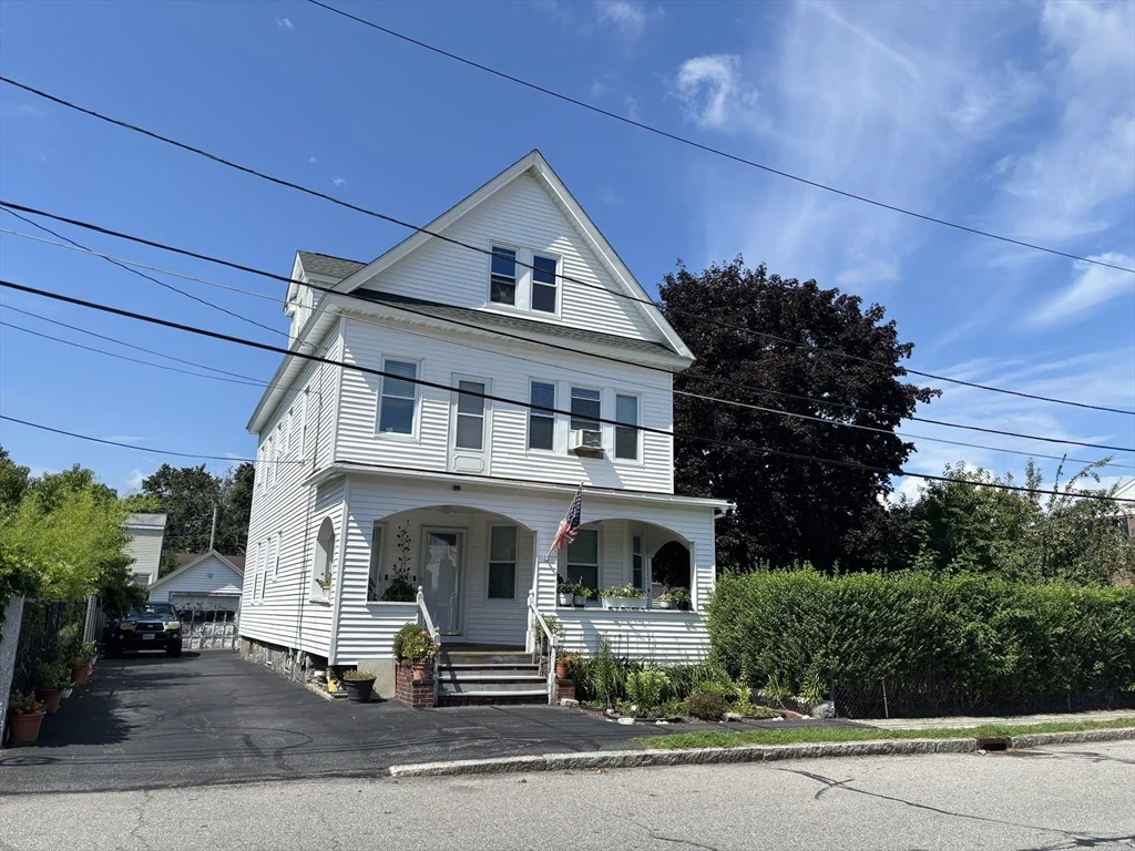 3 bed, 1 bath apartment for rent at 23 Webber St Unit 23, Lowell