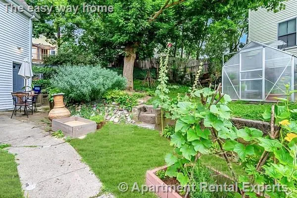 3 bed, 2 bath apartment for rent at 23 Wesley Park Unit 1, Union Square — photo 4 of 9