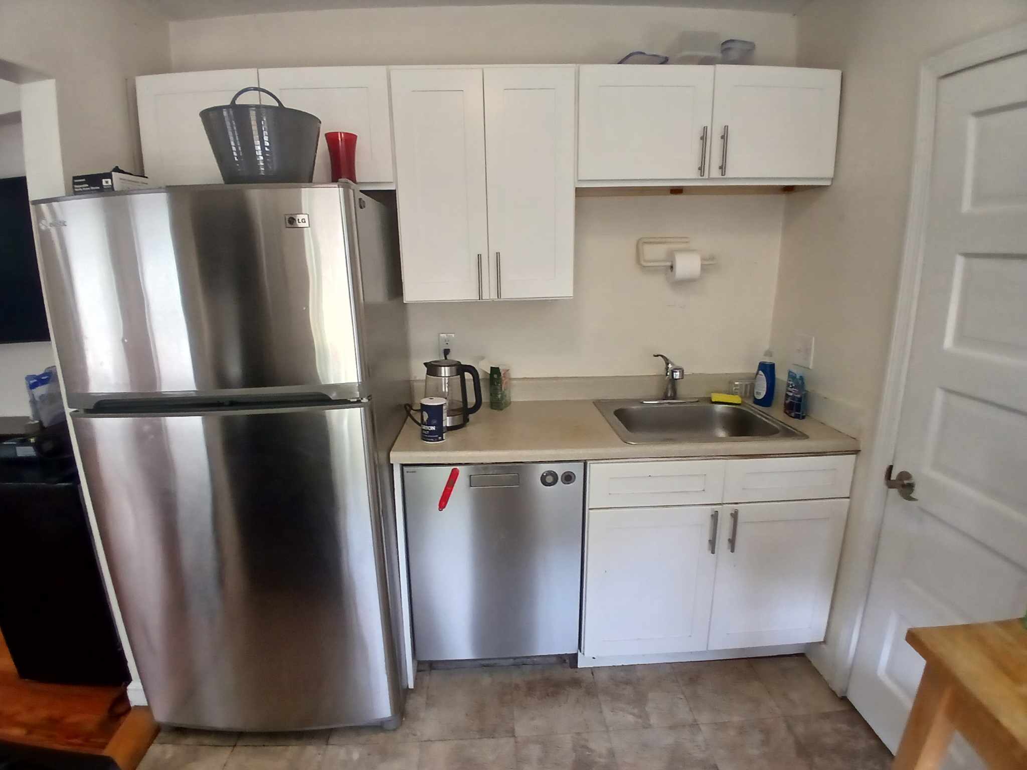 3 bed, 1 bath apartment for rent at 23 West Sorrento St Unit 1, Allston — photo 4 of 11