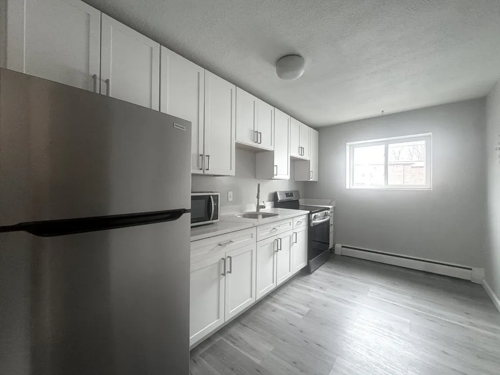 1 bed, 1 bath apartment for rent at 23 Westgate Rd Unit 4, Chestnut Hill