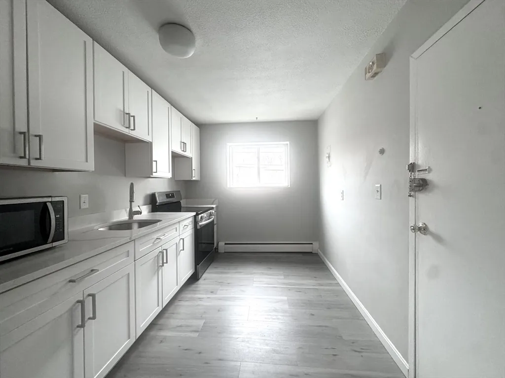 1 bed, 1 bath apartment for rent at 23 Westgate Rd Unit 4, Chestnut Hill — photo 2 of 18