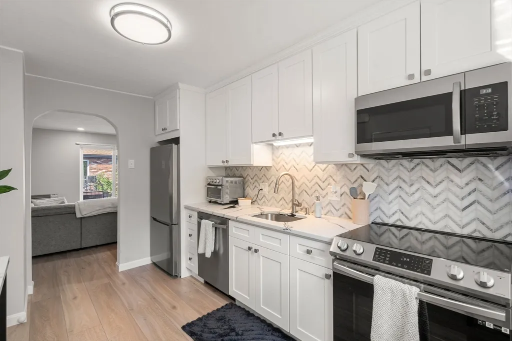 1 bed, 1 bath apartment for rent at 23 Westgate Rd Unit 6, West Roxbury — photo 2 of 19