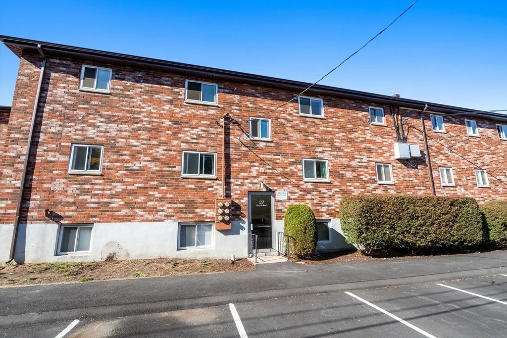 1 bed, 1 bath apartment for rent at 23 Westgate Rd Unit 6, West Roxbury — photo 14 of 19