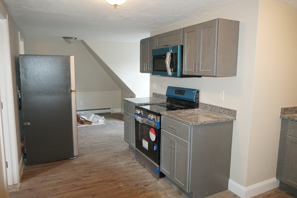 3 bed, 1 bath apartment for rent at 23 White St Unit 4, Taunton — photo 3 of 12
