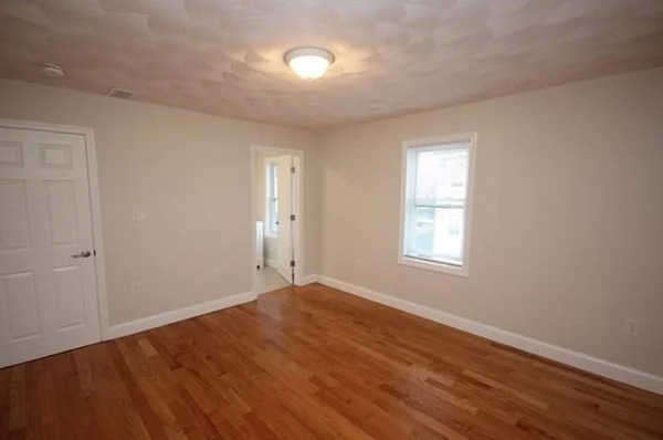 3 bed, 2 bath apartment for rent at 23 Williams St Unit 1, Waltham — photo 4 of 8