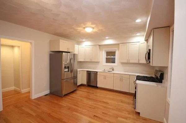 3 bed, 2 bath apartment for rent at 23 Williams St Unit 1, Waltham — photo 2 of 8