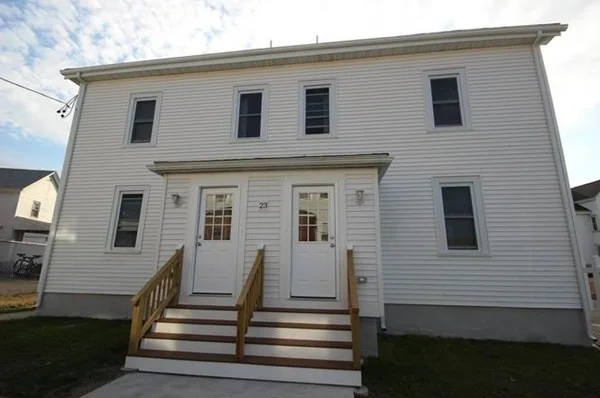 3 bed, 2 bath apartment for rent at 23 Williams St Unit 1, Waltham — photo 1 of 8