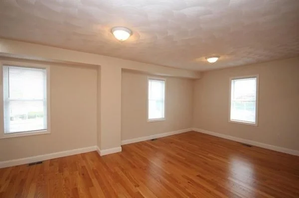 3 bed, 2 bath apartment for rent at 23 Williams St Unit 1, Waltham — photo 3 of 8
