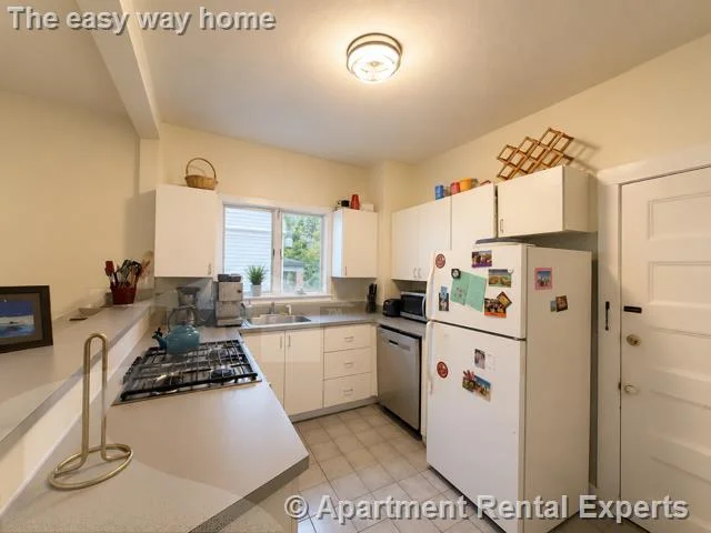 3 bed, 1 bath apartment for rent at 23 Willow Ave Unit 1, Porter Square — photo 1 of 12