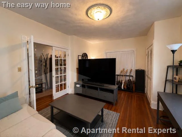 3 bed, 1 bath apartment for rent at 23 Willow Ave Unit 1, Porter Square — photo 3 of 12