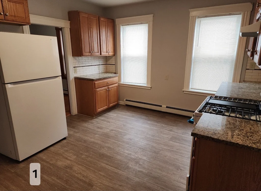 3 bed, 2 bath apartment for rent at 23 Windham St Unit 1, Worcester — photo 2 of 14
