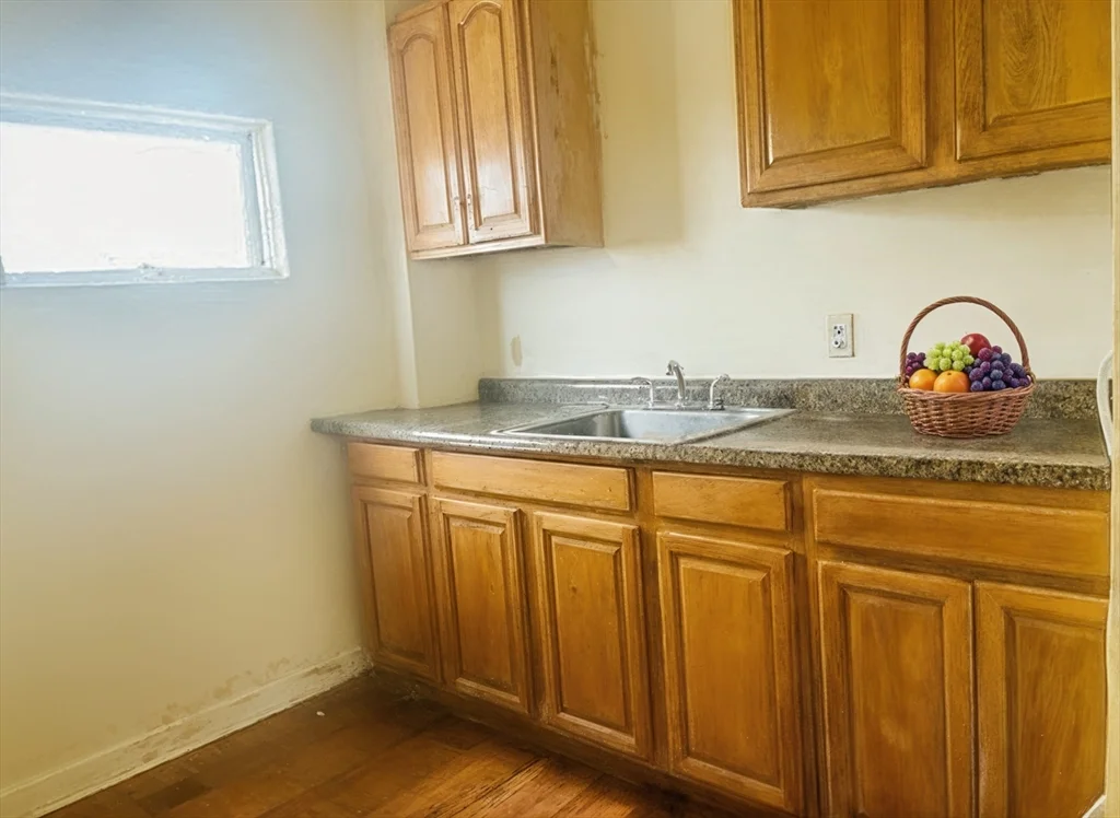 2 bed, 1 bath apartment for rent at 23 Winslow Ave Unit 2, Brockton — photo 8 of 10