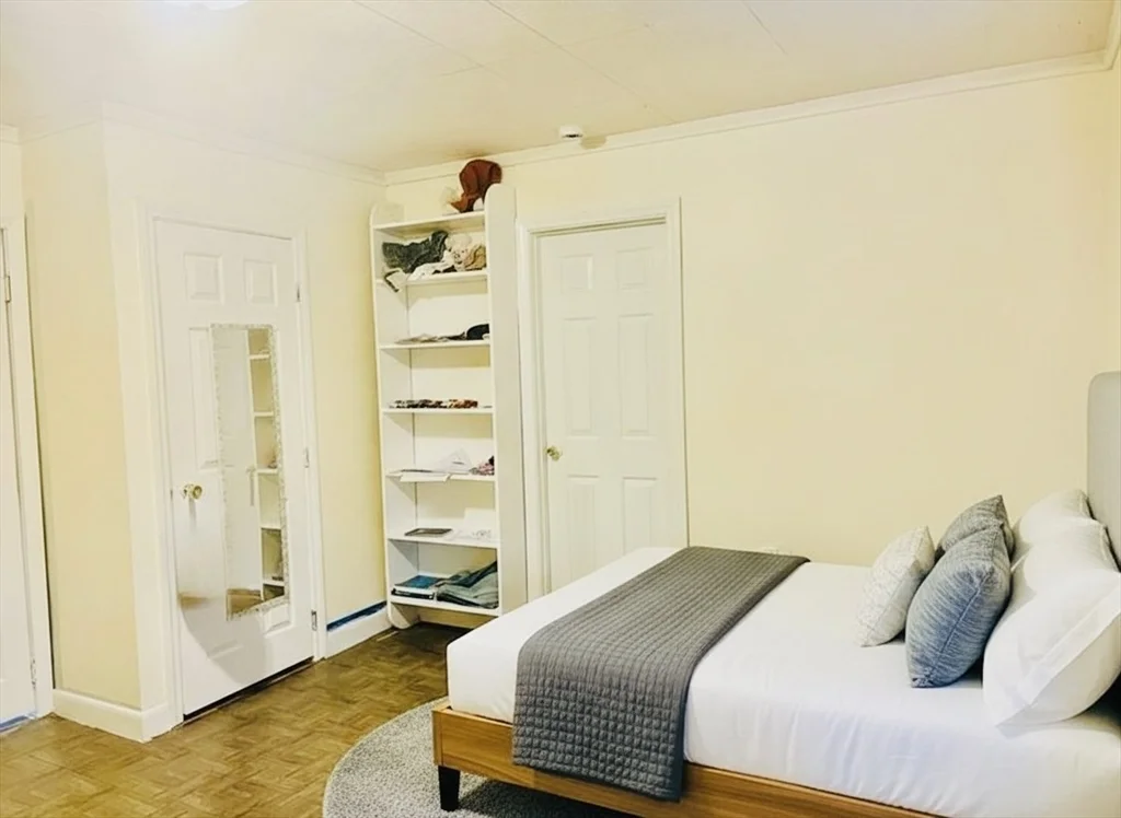 2 bed, 1 bath apartment for rent at 23 Winslow Ave Unit 2, Brockton — photo 5 of 10