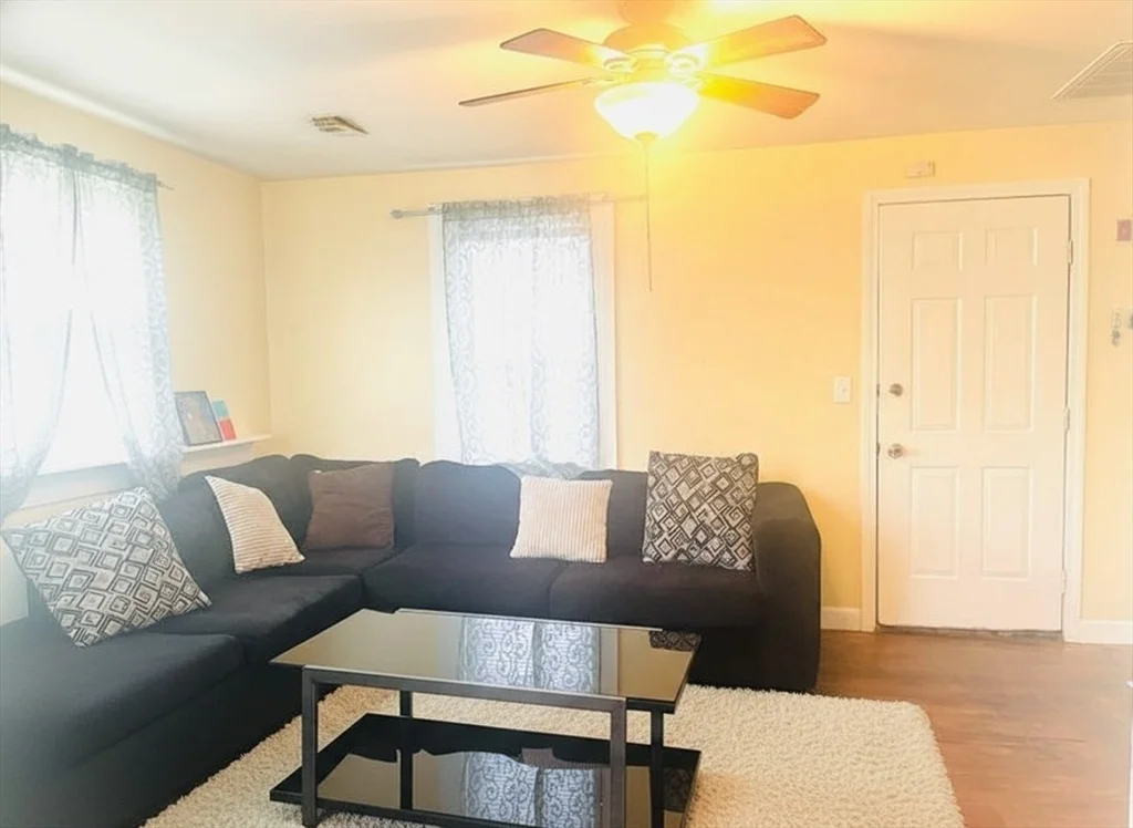 2 bed, 1 bath apartment for rent at 23 Winslow Ave Unit 2, Brockton — photo 4 of 10