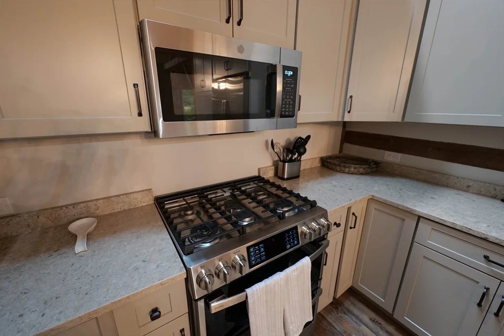 1 bed, 2 bath apartment for rent at 23 Winter St Unit B, Norwell — photo 16 of 42