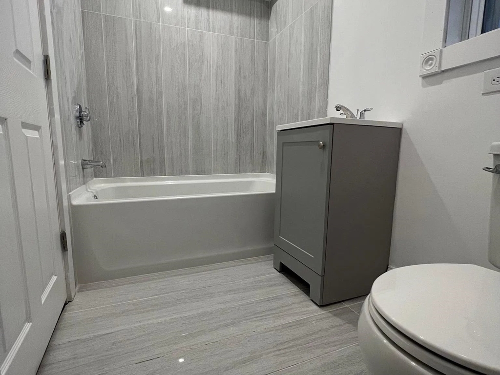 5 bed, 2 bath apartment for rent at 23 Woodville St, Roxbury — photo 16 of 27