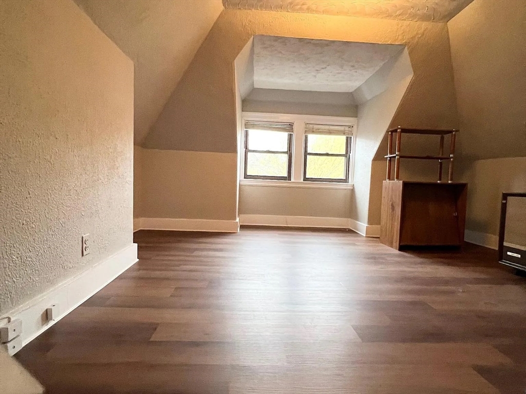5 bed, 2 bath apartment for rent at 23 Woodville St, Roxbury — photo 21 of 27