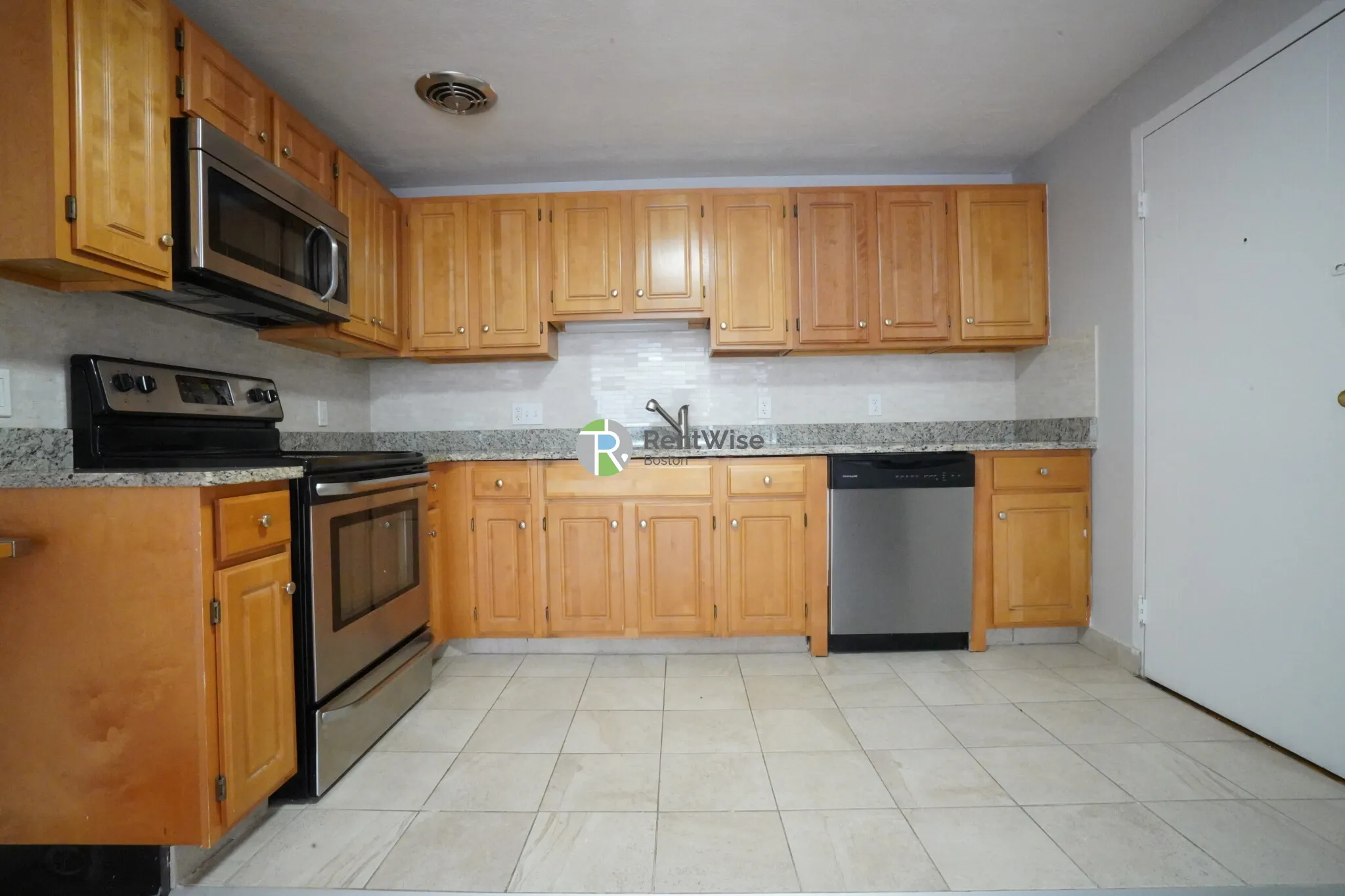 2 bed, 1 bath apartment for rent at 230 Babcock St Unit 3B, North Brookline — photo 5 of 18