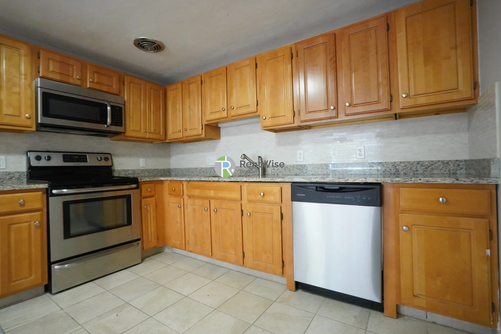 2 bed, 1 bath apartment for rent at 230 Babcock St Unit 3B, North Brookline — photo 7 of 18