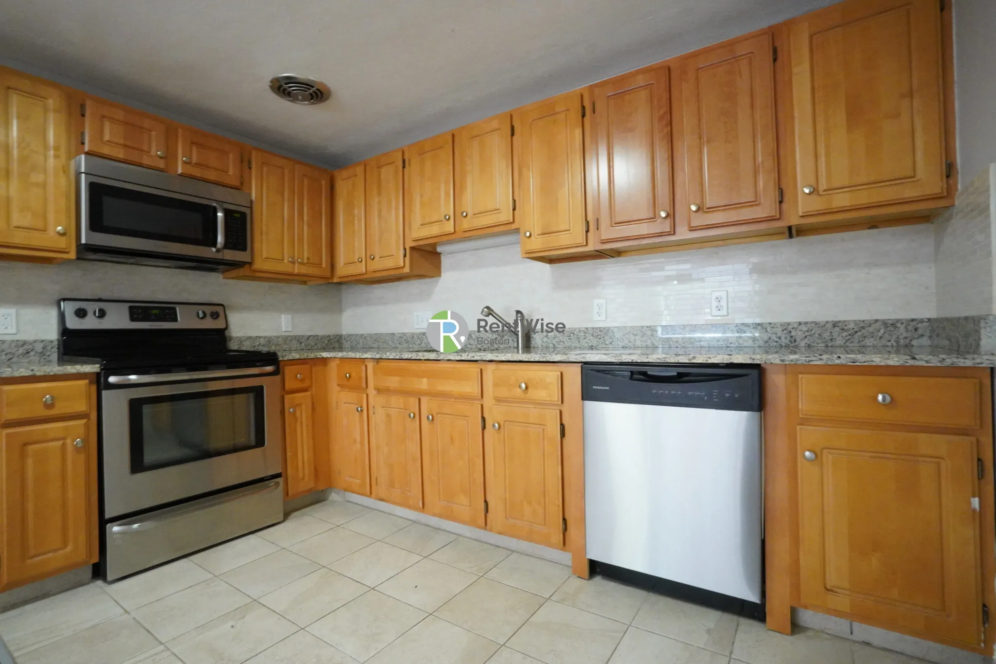 2 bed, 1 bath apartment for rent at 230 Babcock St Unit 3B, North Brookline — photo 6 of 18