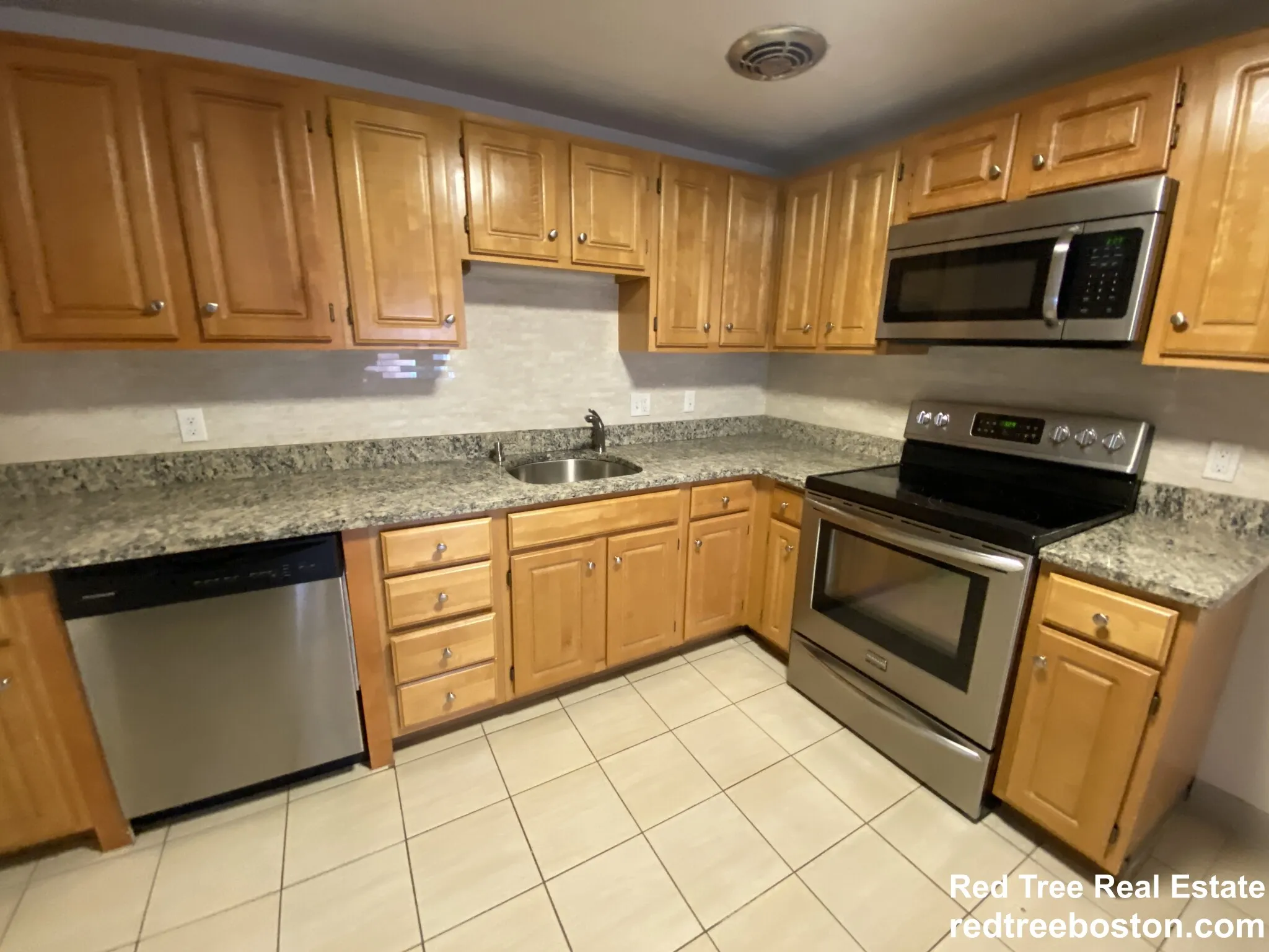 2 bed, 1 bath apartment for rent at 230 Babcock St Unit 3H, North Brookline — photo 2 of 13