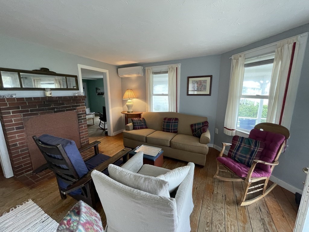 4 bed, 2 bath apartment for rent at 230 Bay Ave Unit 230, Green Harbor — photo 17 of 24