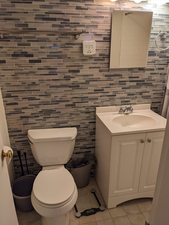 1 bed, 1 bath apartment for rent at 230 Beacon Unit 1, Back Bay — photo 3 of 9